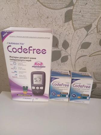 Глюкометор CodeFree и 2 упаковки тест полоски от CodeFree