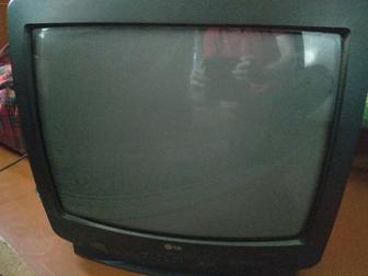 На запчасти сломанный телевизор