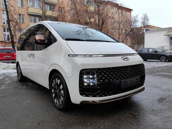Аренда авто Hyundai Staria 2023г. 9 мест минивен микроавтобус с водителем.