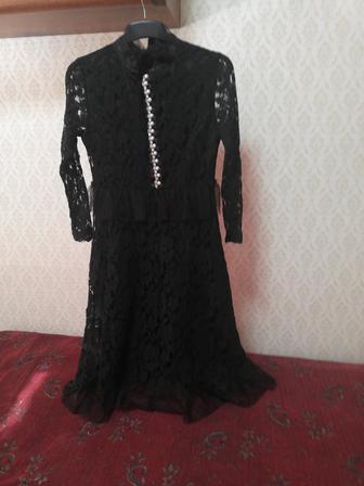 Продам платье женское гифюровый, черного цвета размер 42-44