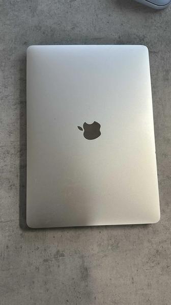 Apple-MacBook Pro 13