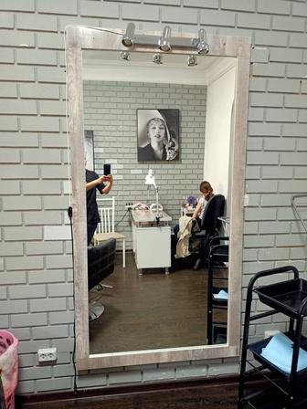 Продам зеркала для парикмахеров