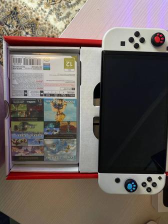 приставка Nintendo Switch OLED белый так же игра The Legend of Zeld
