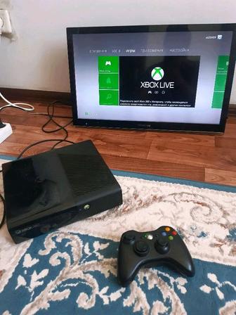 Xbox360.1 джойстик, все проводы есть. Игры нет.