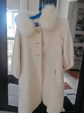 белоснежное пальто