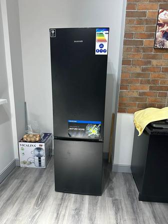 Продам стильный черный холодильник