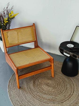 Продам деревянный стул