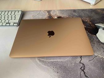 Золотой ноутбук Apple Macbook M1 Gold