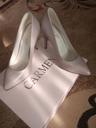 Продам туфли бренда Carmen. В отличном новом состоянии.Размер 35/36