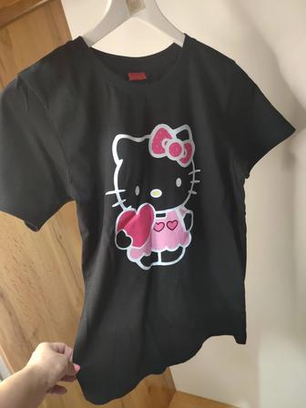 Черная футболка с Hello Kitty