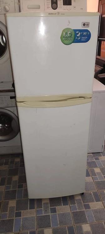 Холодильник LG No Frost высота 1,60