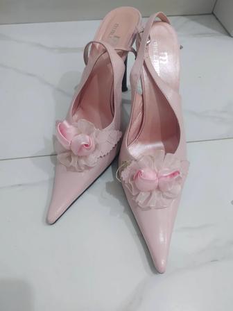 Продам туфли розовые размер 37