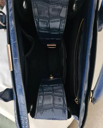 Продам Кожаная женская стильная сумка