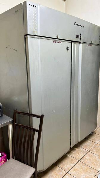 Холодильник большой