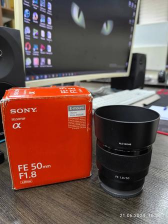 Срочно продам объектов Sony FE 50mm f/1.8