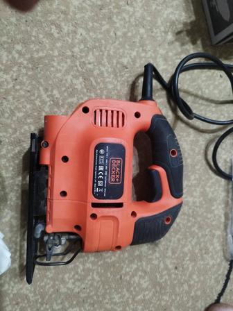 Продам лобзик электрический Black Decker 520W