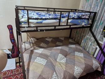 Продам кровать двухэтажный снизу двухместный