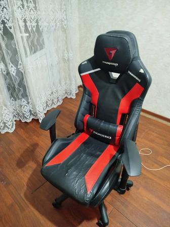 Продам игровое компьютерное кресло