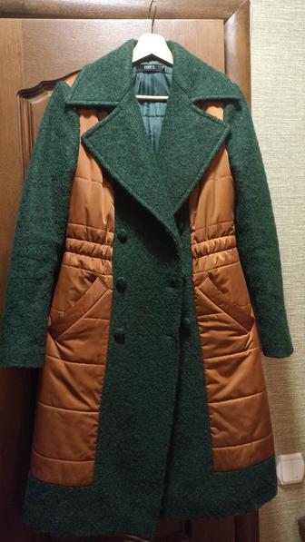 Пальто бренда Mikhail Kravets