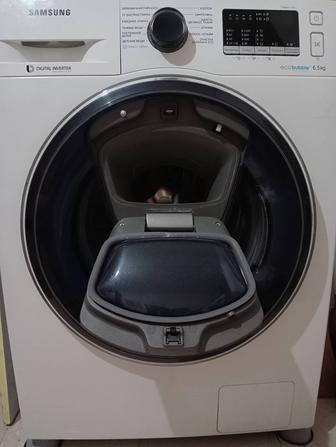 Связи с переездом продам стиральную машину