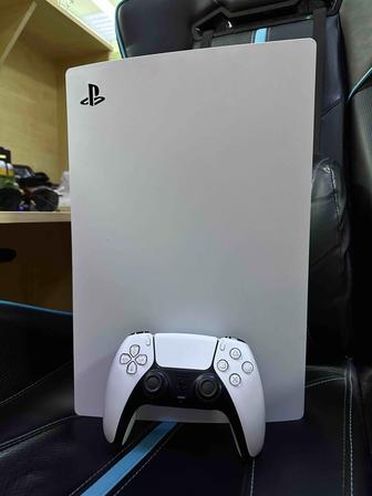 PlayStation 5 б/у с 1 или 2 геймпадами