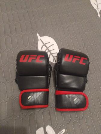 Продам перчатки UFC