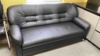 Продам диван для офиса
