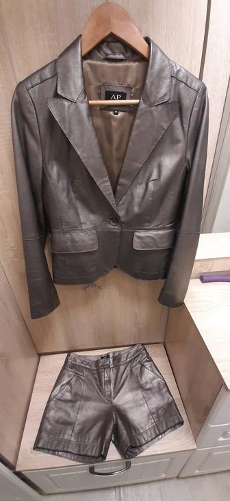 Продается кожаный костюмчик с шортами для девушек Бренд AP 38 размер