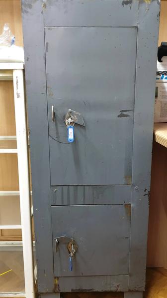 Продам сейф 1980г, УкрССР, с сложными замками