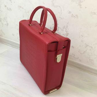 Сумка-чемодан люксковая копия бренда Victoria Becham