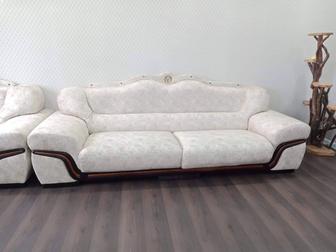 Перетяжка мягкой мебели пуфиков стульев а также изготовление диванов пуфико