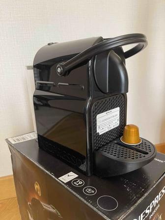 Капсульная кофеварка Nespresso Inissia D40, черная