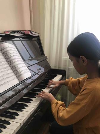 Обучаю детей и взрослых игре на фортепиано и вокалу