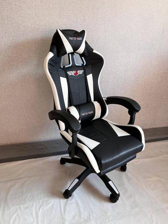 Игровое компьютерное кресло, белое (premium эко-кожа)