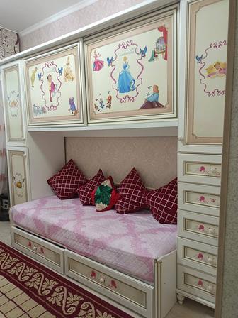 Детский спальный гарнитур для девочек