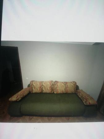 Продам диван в гостинную