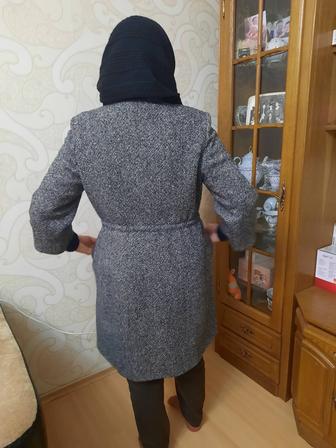 Весенний Российский пальто 
из шерсти 48 р с хомутом, шарф