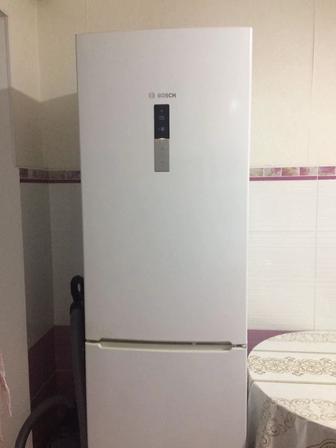 Срочно продаётся 2-х камерный холодильник BOSCH