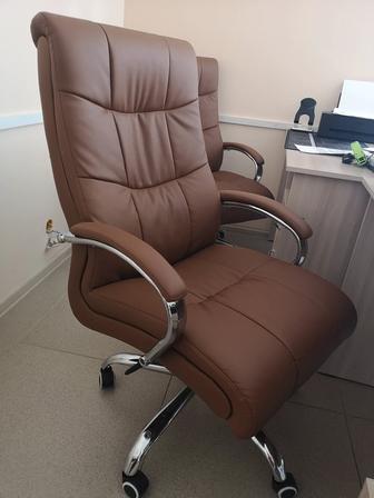 Продам офисную мебель кресла