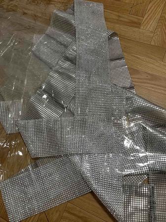 Скатерть прозрачная с серебристой окантовкой 162 х 177 см
