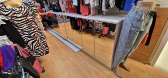 Шкафы с зеркальными дверцами для магазина торгующего обувью