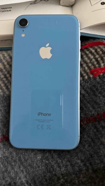 iPhone XR голубой