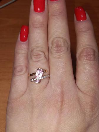 Продам новое кольцо из розового золота