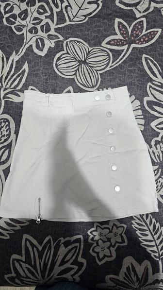 Джинсовая белая мини юбка