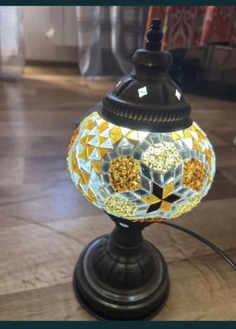 Продам лампу настольную из Турции