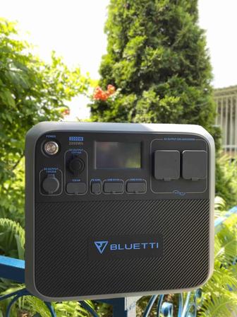 Продам портативную электростанцию Bluetti