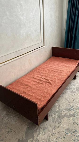 Продам советскую кровать односпальную б/у, с родным матрасом, в р-неДоснара