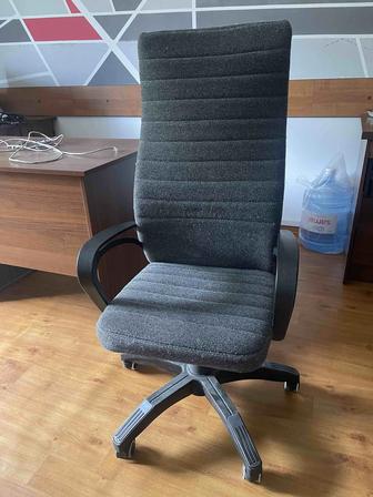 Офисное кресло (стул)