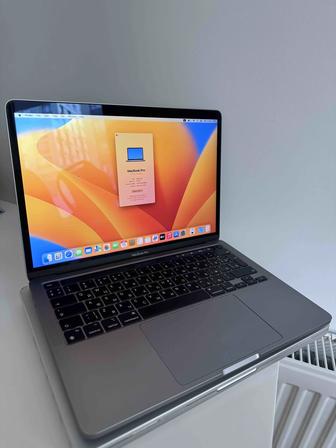 MacBook Pro 2020, M1. 256 SSD, 16 RAM