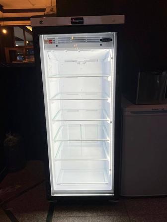 Бирюса холодильная витрина B235DNZ
